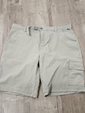 Gerry Men's Light Beige Cargo Shorts with Utility Pocket. Size 38